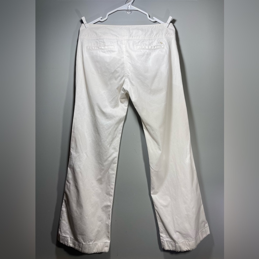 On trend vintage wide-leg jeans